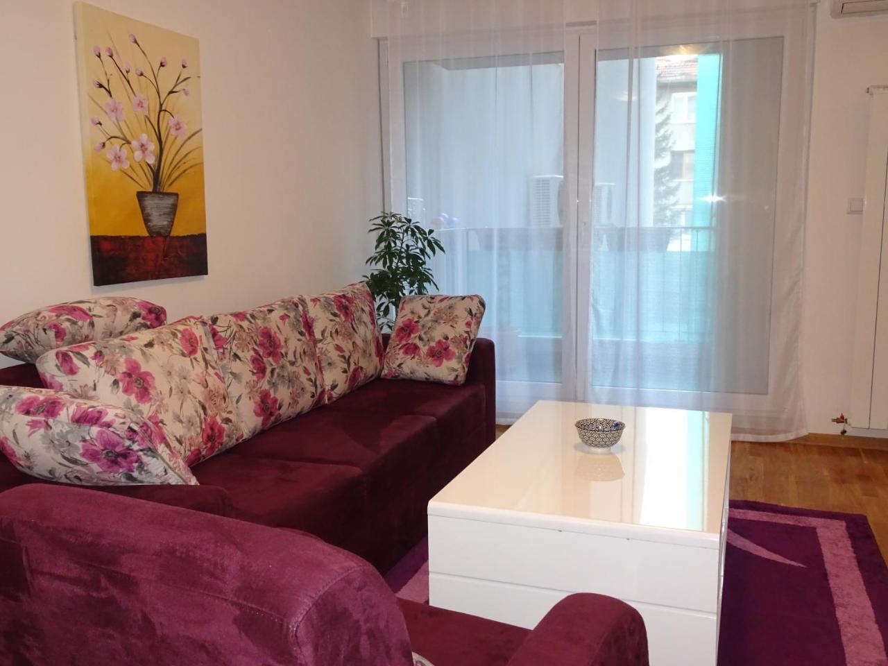 Quiet Apartment In City Center, Free Private Parking Sarajevo Exterior foto