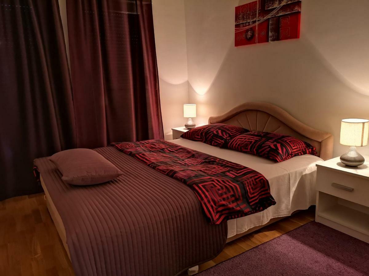 Quiet Apartment In City Center, Free Private Parking Sarajevo Exterior foto